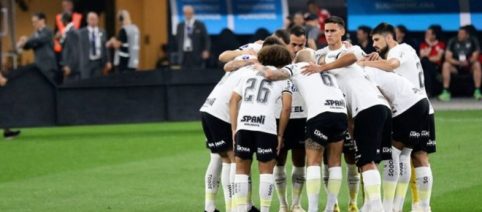 Contra o Estudiantes, Corinthians vence mas não convence