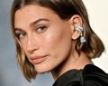 Tagli capelli ringiovanenti autunno 2023: il lob e il castano cannella di Hailey Bieber