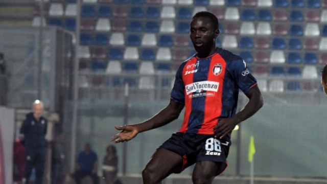 Calciomercato, Crotone: Awua vicino all'Atalianta U23.