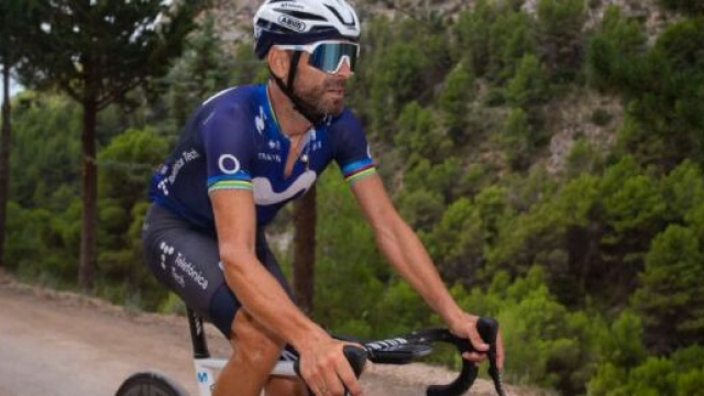 Ciclismo, Alejandro Valverde potrebbe correre il Mondiale gravel.