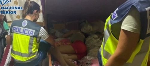 La menor estuvo varios d&iacute;as en la vivienda de la madre de su novio (Twitter, @policia)