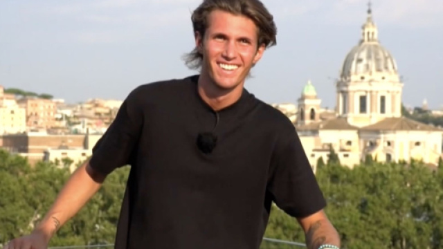 U&D, segnalazione su Brando: '&Egrave; fidanzato'.