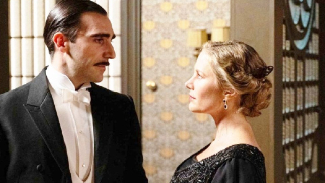 La Promessa, Lorenzo e la Baronessa fanno impazzire Cruz.