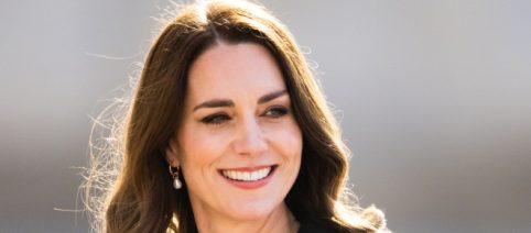 Novità moda e outfit per l'autunno 2023: i jeans skinny di Kate Middleton e gli short sfrangiati