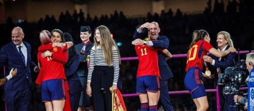 Imagen de archivo de Rubiales en la victoria de Espa&ntilde;a (Atresmedia)