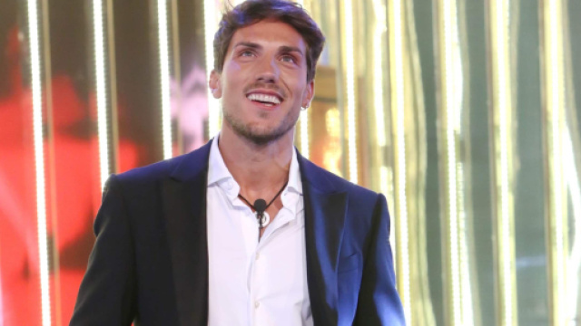 Daniele Dal Moro: 'Sono a Ibiza, ho sentito Oriana ma ha detto che non mi apre la porta'.