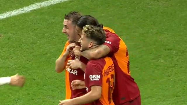 En tours pr&eacute;liminaires pour la C1, Galatasaray s'est offert la qualification avec un but sensationnel de Dries Mertens. (@Galatasaray)