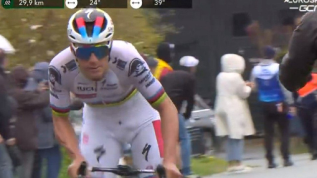 Ciclismo, il Campione del Mondo Remco Evenepoel