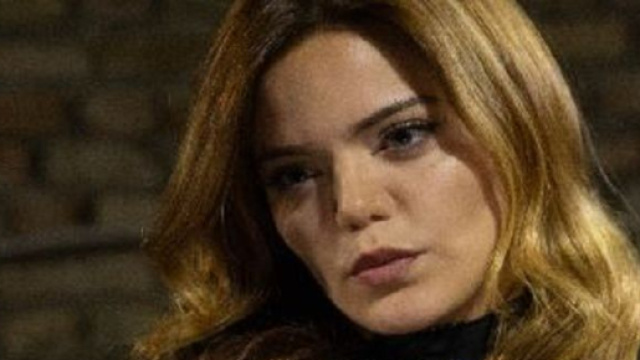 Terra amara, trame turche: Zuleyha minaccia di uccidere Fikret.