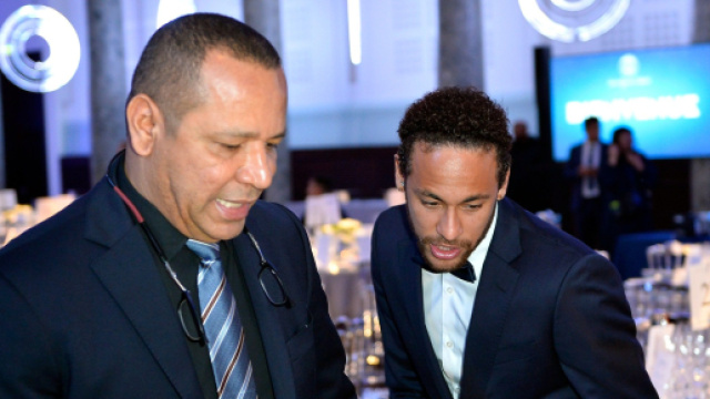 Le p&egrave;re de Neymar pousse un coup de gueule contre L'Equipe (capture Twitter @psgcommunity_)