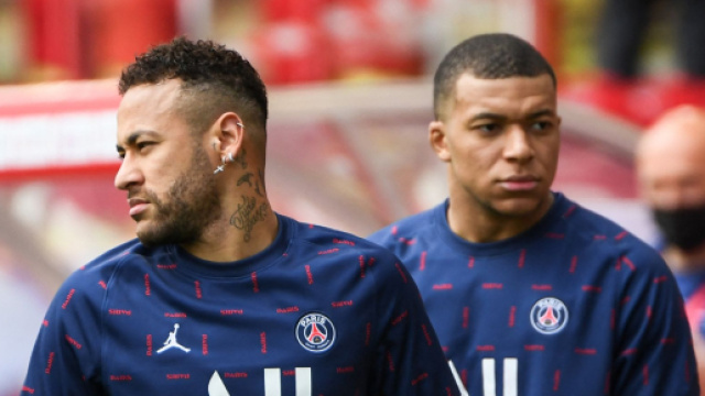 Neymar et Mbapp&eacute; avec le PSG (capture Twitter @psgcommunity_)