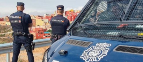 Los agentes arrestaron a los dos hombres en una finca (Twitter, @policia)