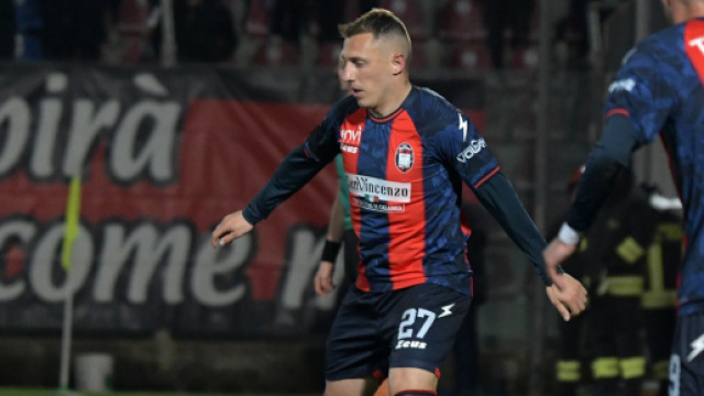 Calciomercato, Crotone: Mondonico verso la cessione, accordo col Bari per D'Errico.