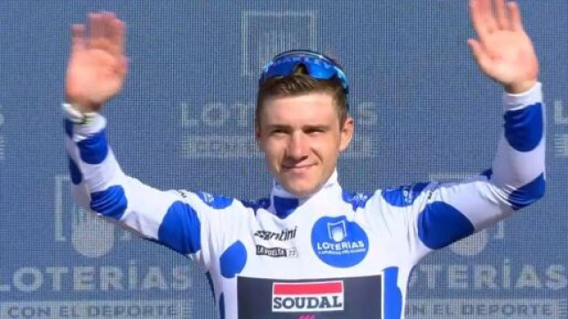 Ciclismo, Remco Evenepoel in maglia a pois