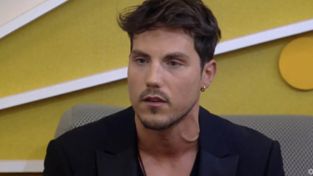 Daniele Dal Moro, post offensivo via X: fan ipotizzano sia rivolto a Signorini.