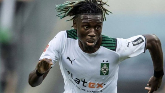 In foto Kouadio Kon&eacute;, giocatore del Borussia M&ouml;nchengladbach.