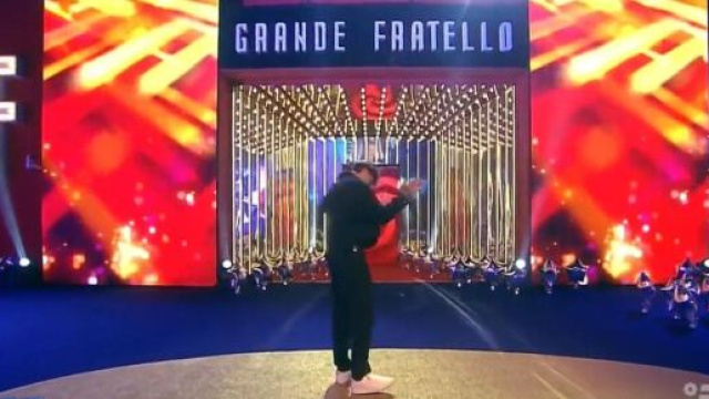 Grande Fratello 2023, Mediaset cambia programmazione: la diretta sospesa in piena notte.