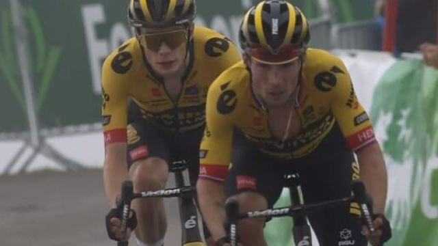 Primož Roglič e Jonas Vingegaard sull'Angliru.