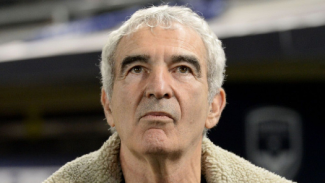 Raymond Domenech dur envers les Bleus (capture Twitter @sports_fr)