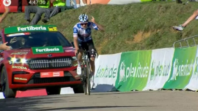 Vuelta, Remco Evenepoel vince al Puerto de la Cruz de Linares.
