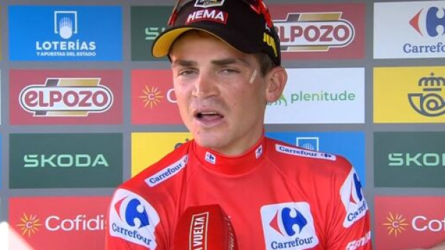 Ciclismo, la Jumbo-Visma ha difeso la maglia rossa di Sepp Kuss.