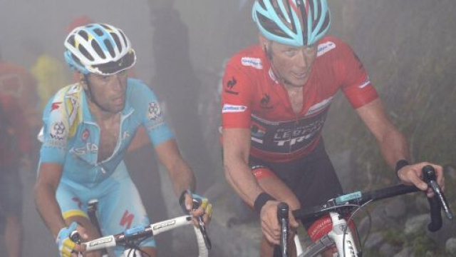Chris Horner in maglia rossa alla Vuelta Espa&ntilde;a 2013.