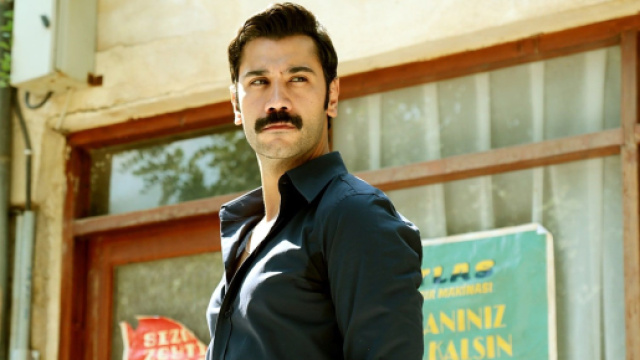 Terra amara, puntata 18 settembre:Yilmaz ha un'incidente in auto e rischia la vita