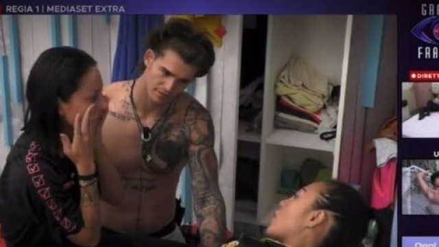 Grande Fratello 2023, scene notturne censurate.
