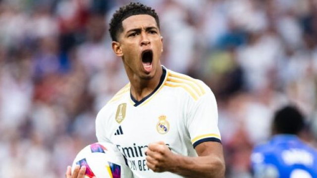 Jude Bellingham r&eacute;gale du c&ocirc;t&eacute; du Real Madrid malgr&eacute; l'int&eacute;r&ecirc;t du PSG. (cr&eacute;dit Twitter - @_BeFootball)