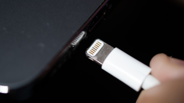 Ricarica smartphone: perch&egrave; le postazioni pubbliche possono essere ... - wired.it