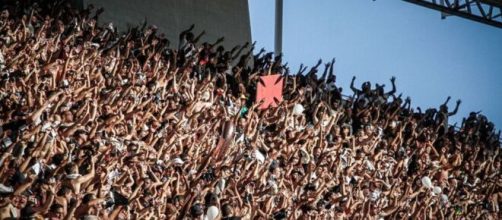 Torcida lotou o Nilton Santos na vit&oacute;ria contra o Fluminense (Matheus Lima/Vasco da Gama)