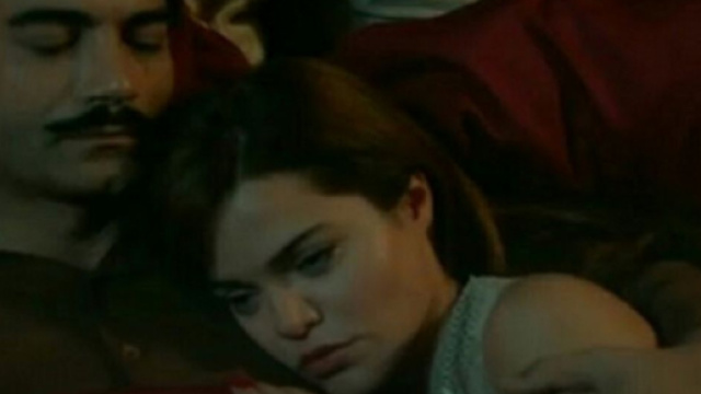 Terra amara, spoiler turchi: Zuleyha si lascia andare con Demir dopo aver sognato Yilmaz.