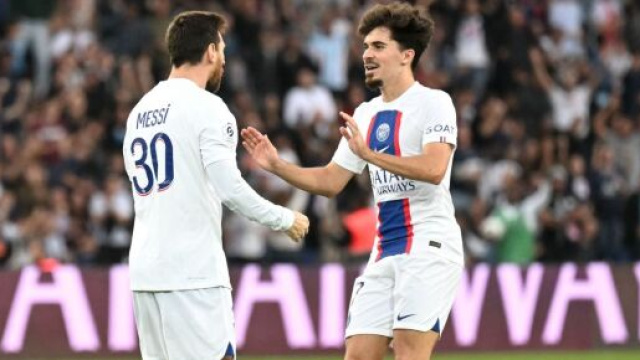 Vitinha et Messi la saison pass&eacute;e au PSG.(screenshot Twitter - @PassionFootClub)