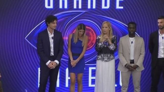 Grande Fratello, televoto del 25/09, sondaggi dei fan: Claudio rischia l'uscita.