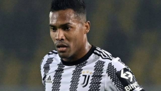 Juventus, Alex Sandro starebbe valutando il trasferimento in Arabia Saudita a giugno.