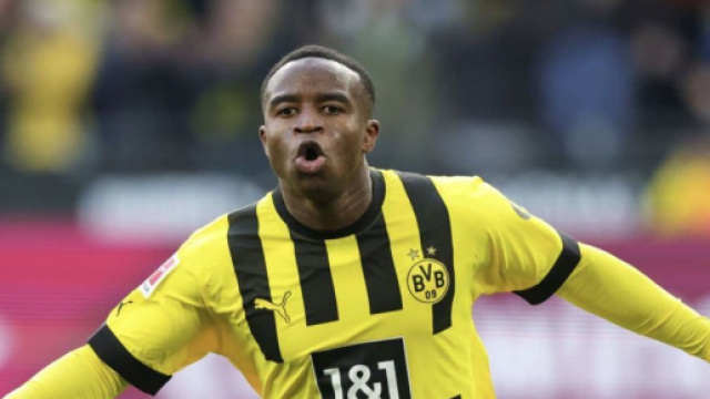 In foto Moukoko, giocatore del Borussia Dortmund.