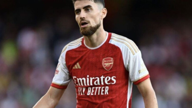 La Juve valuterebbe Jorginho come rinforzo di centrocampo a gennaio.