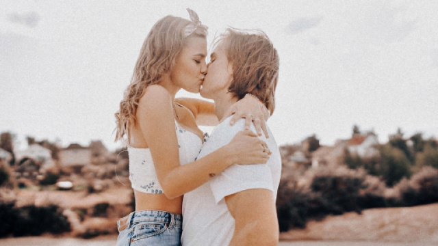 L'oroscopo dell'amore con classifica e voti settimana al 25/10: Cancro si conferma primo