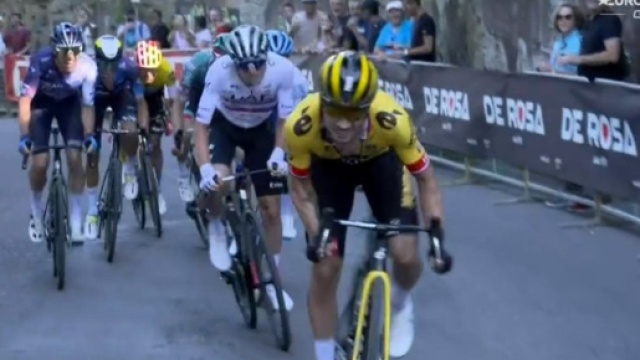 Giro dell'Emilia, l'attacco vincente di Primož Roglič.