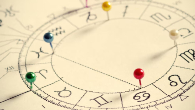 Oroscopo lavoro settimana dal 9 al 15 ottobre: collaborazione per lo Scorpione.