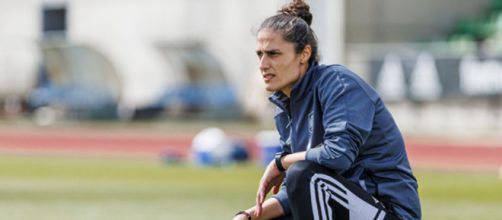 La entrenadora estuvo en el pol&eacute;mico discurso de Luis Rubiales en Las Rozas (Twitter, @SEFutbolFem)