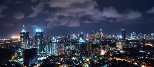Vista noturna da cidade de Mumbai (Skye Vidur/Wikimedia Commons)