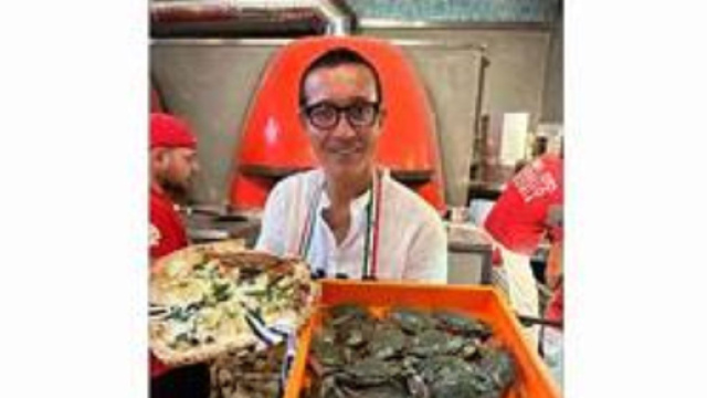 Gino Sorbillo e la sua pizza al granchio blu