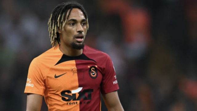 Sacha Boey, giocatore francese.