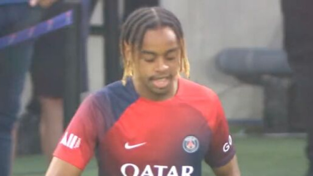 Barcola a fait ses d&eacute;buts avec le PSG face &agrave; l'OL. (screenshot Twitter - @DidierRoustan)