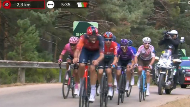 Ciclismo, Filippo Ganna sulla salita di Laguna Negra.