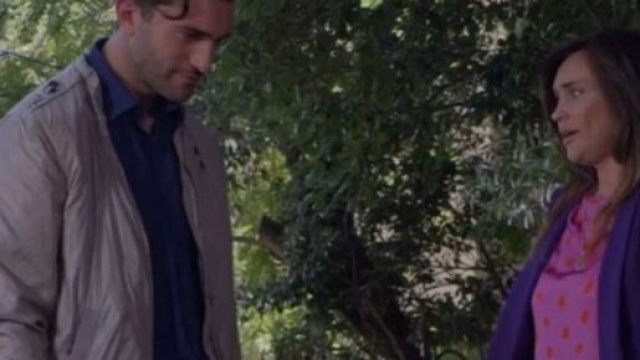 Un posto al sole, trame 13 e 14/9: Damiano si espone con Sabbiese per amore di Viola.