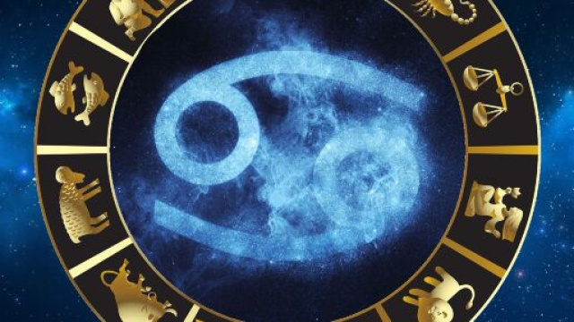L'oroscopo di venerd&igrave; 12 gennaio con classifica: Cancro, Bilancia e Vergine sul podio.