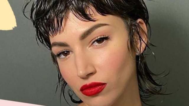 Tagli capelli e tonalit&agrave; per l'inverno 2024, il biondo burro e il mixie cut