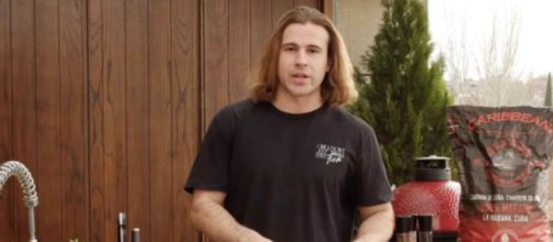 Daniel Sancho fue acusado de tres delitos (Youtube, Puro Disfrute)